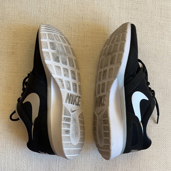 Nike Sneakers - Picture 4 of 6